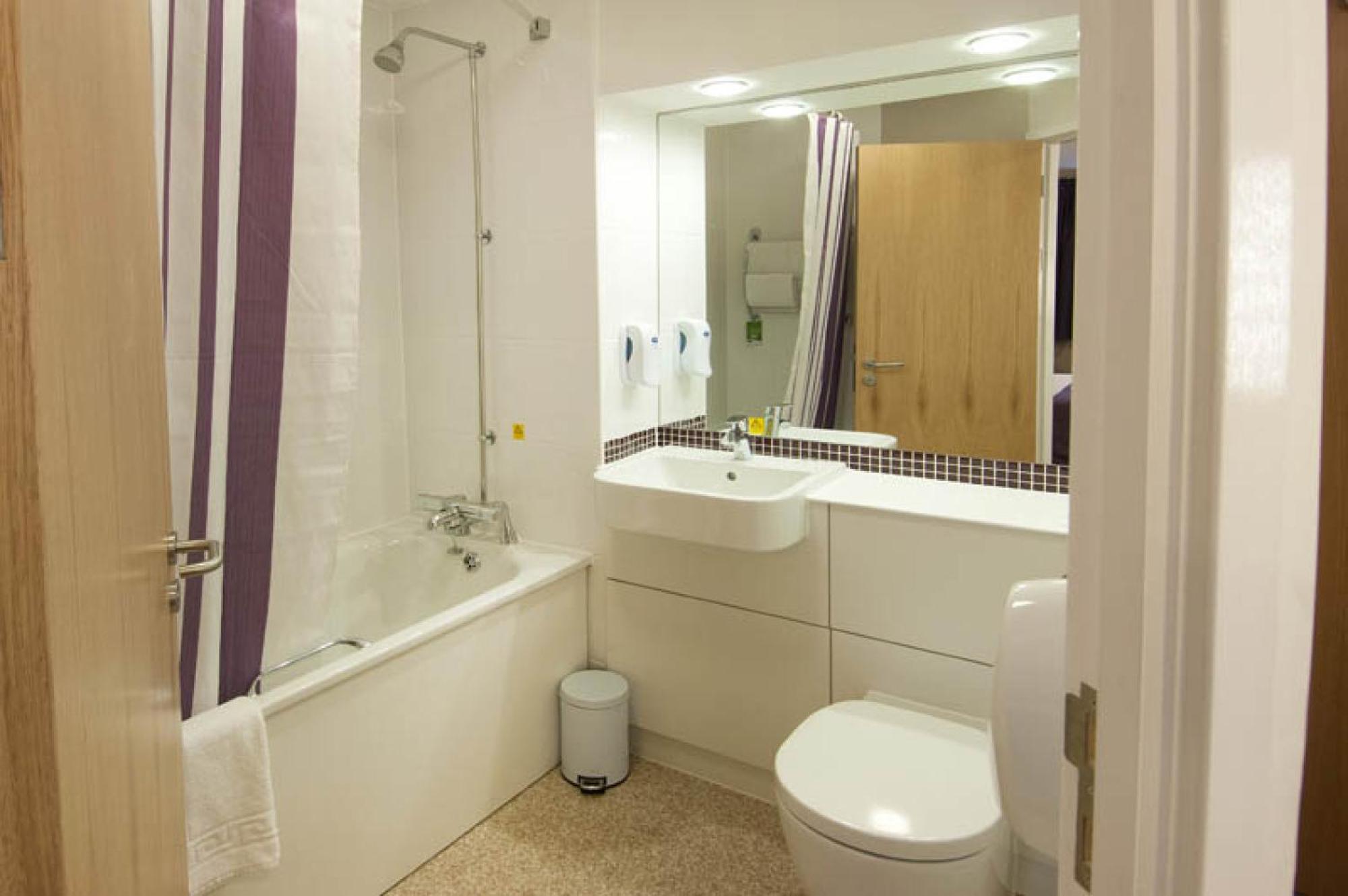 Premier Inn London Croydon Town Centre Экстерьер фото