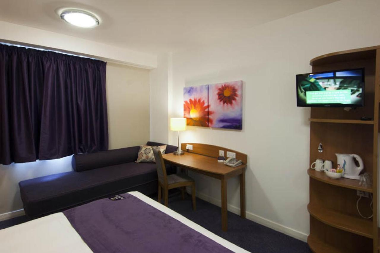 Premier Inn London Croydon Town Centre Номер фото